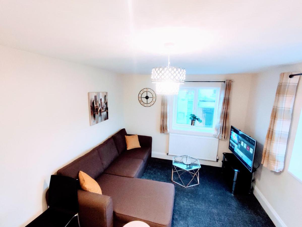 Crystal 2 -free Private Parking * North Shields