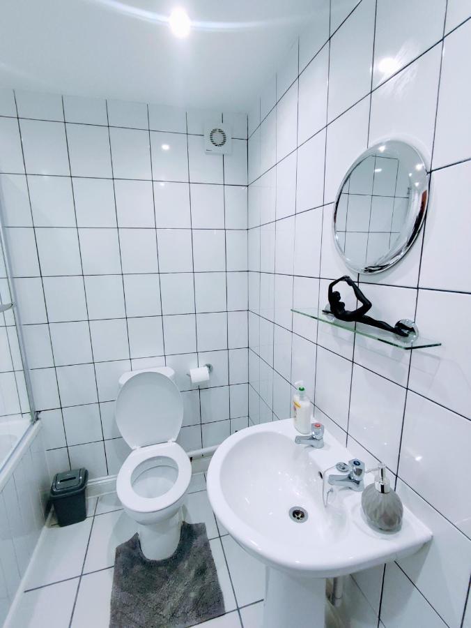 Apartment Crystal 2 -free Private Parking North Shields